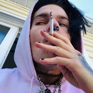 Meet your Posher, Devin